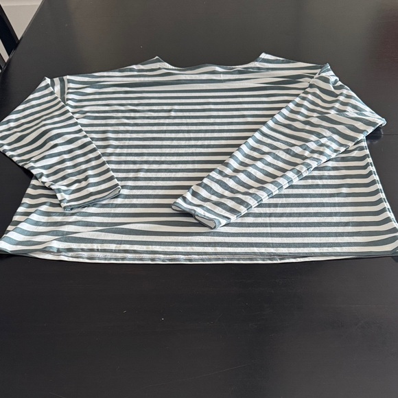 Bobeau WomensLong Sleeve Shirt in Blue and White Stripes - Picture 4 of 4